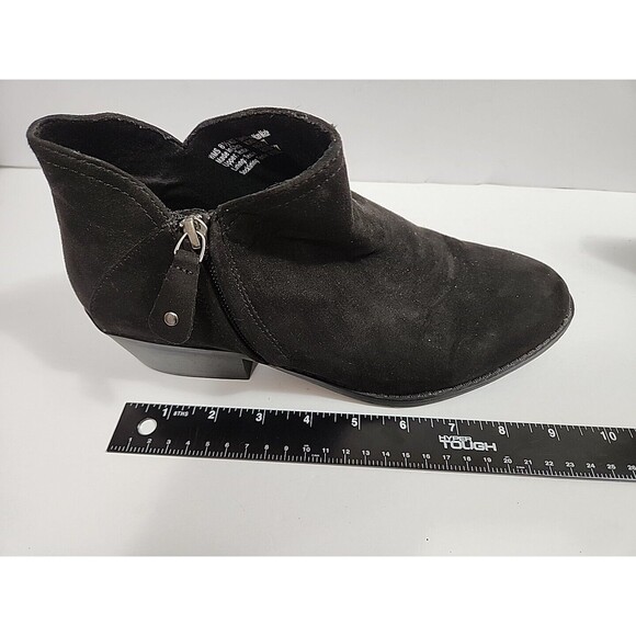 SO Black Faux Suede Ankle Boots SZ 8.5 Kohl's Memory Foam - Picture 9 of 10